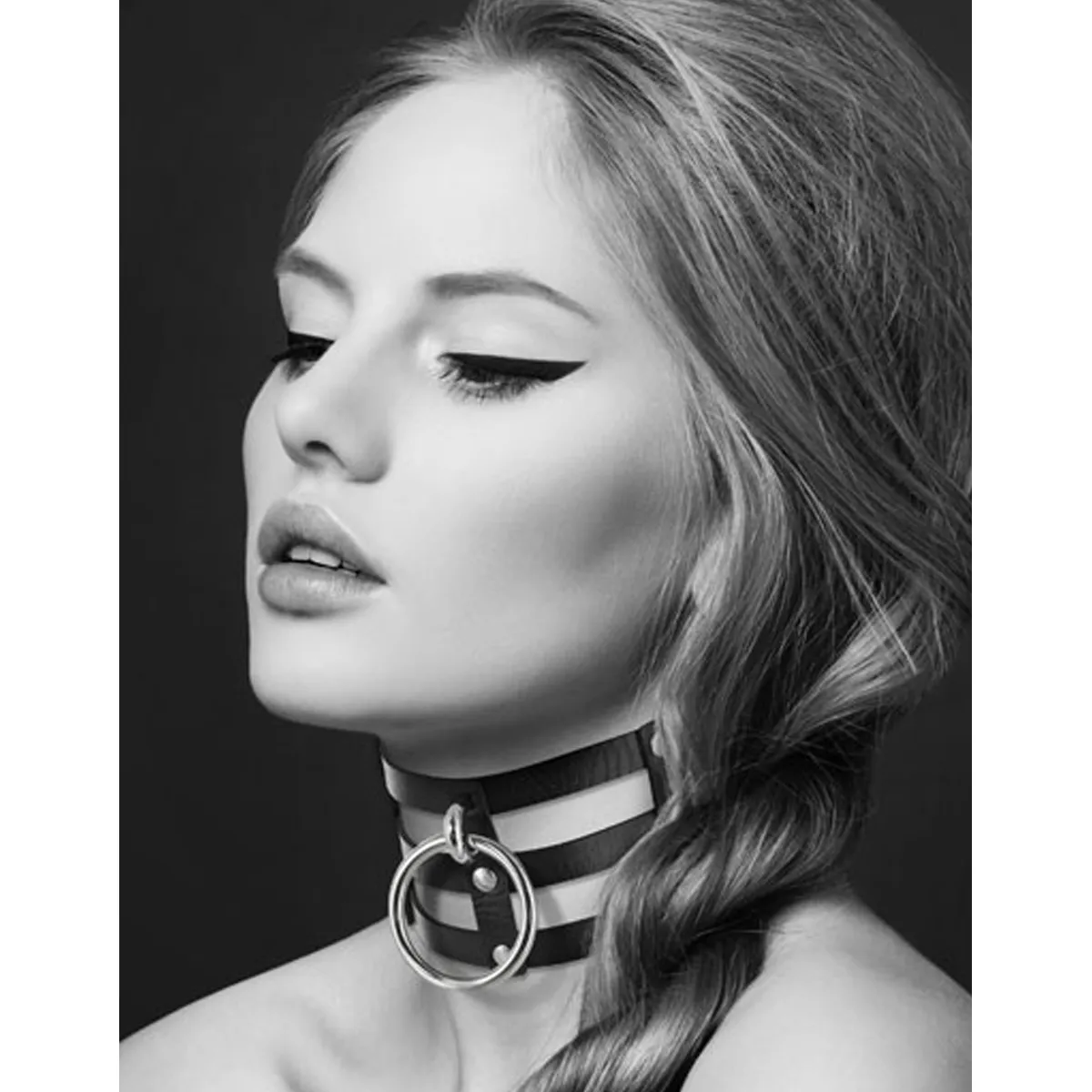 Schwarzes Lederhalsband SM mit dreifachem Riemen und silbernem Metallring – CC6060060010