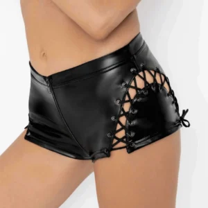 F292 Short aus Powerwetlook mit Spitzenakzenten